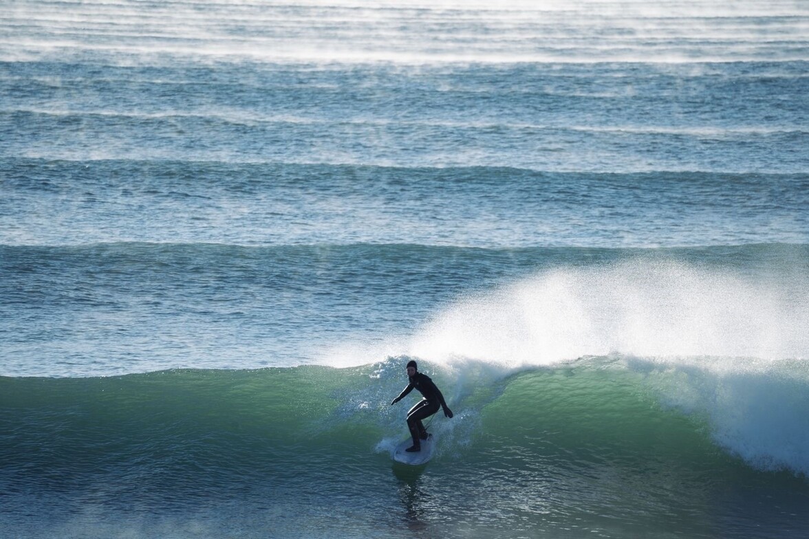 physiotherapist surfing 